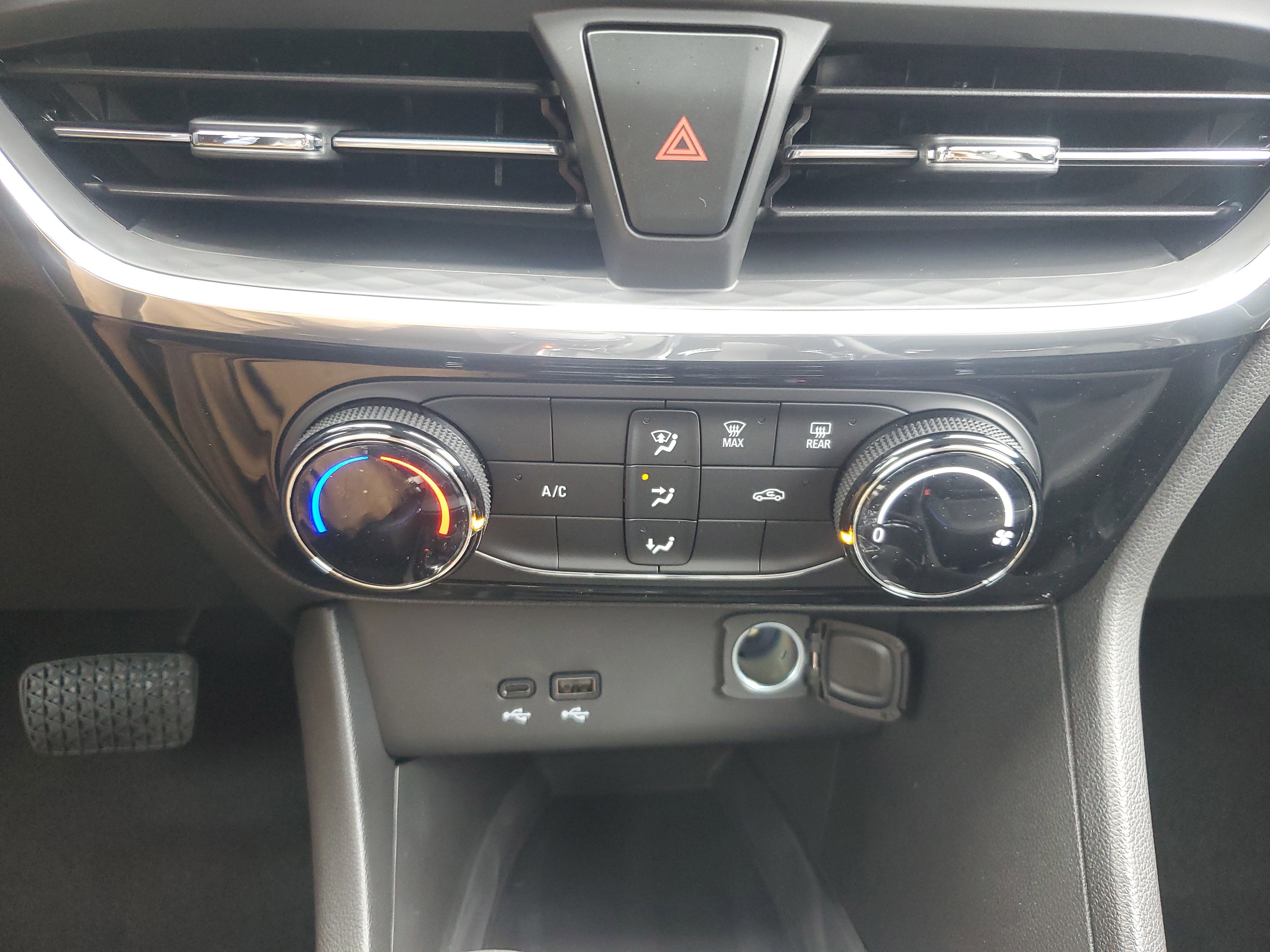 New 2026 Buick Encore GX Sport Touring image 26