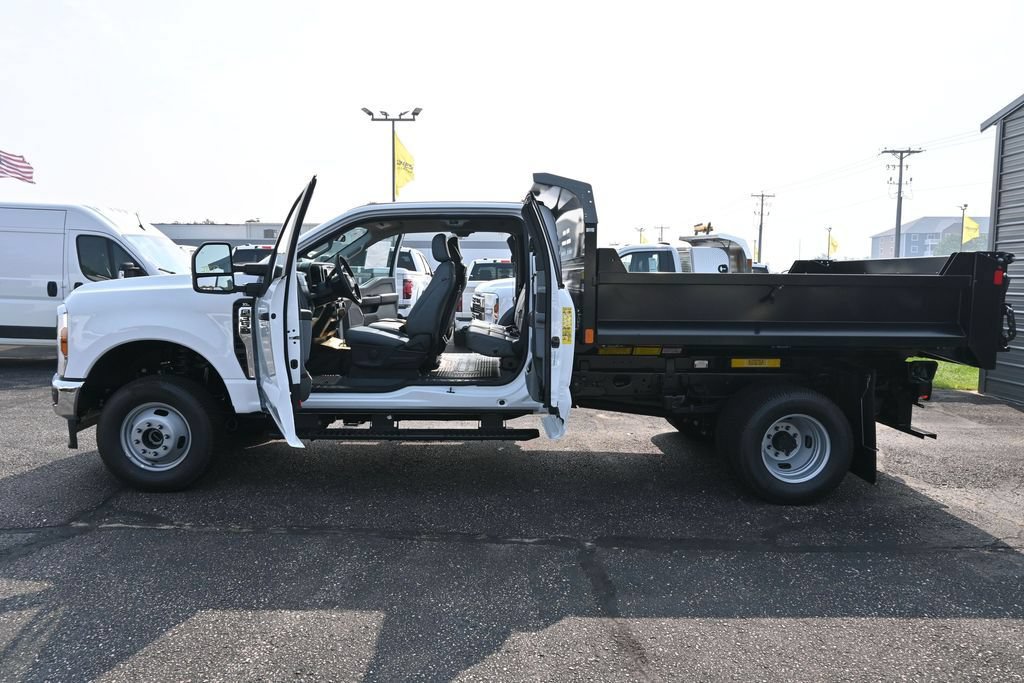 New 2025 Ford F350 XL w/ XL Chrome Package AWD/4WD image 22