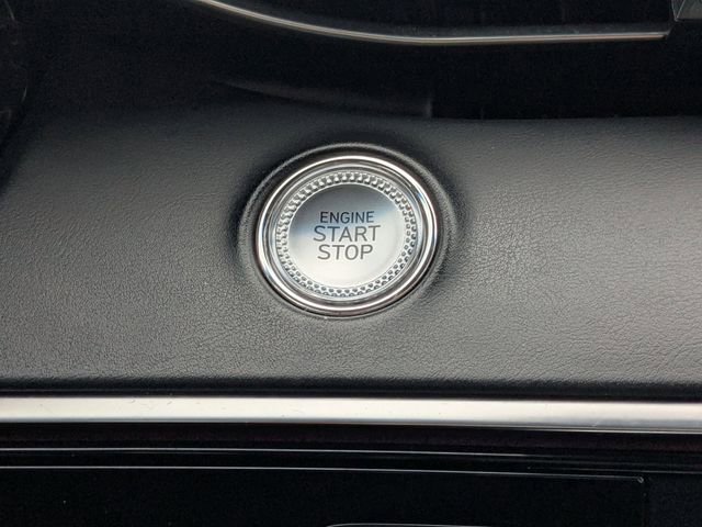 Used 2022 Genesis GV70 2.5T w/ Advanced Package image 31