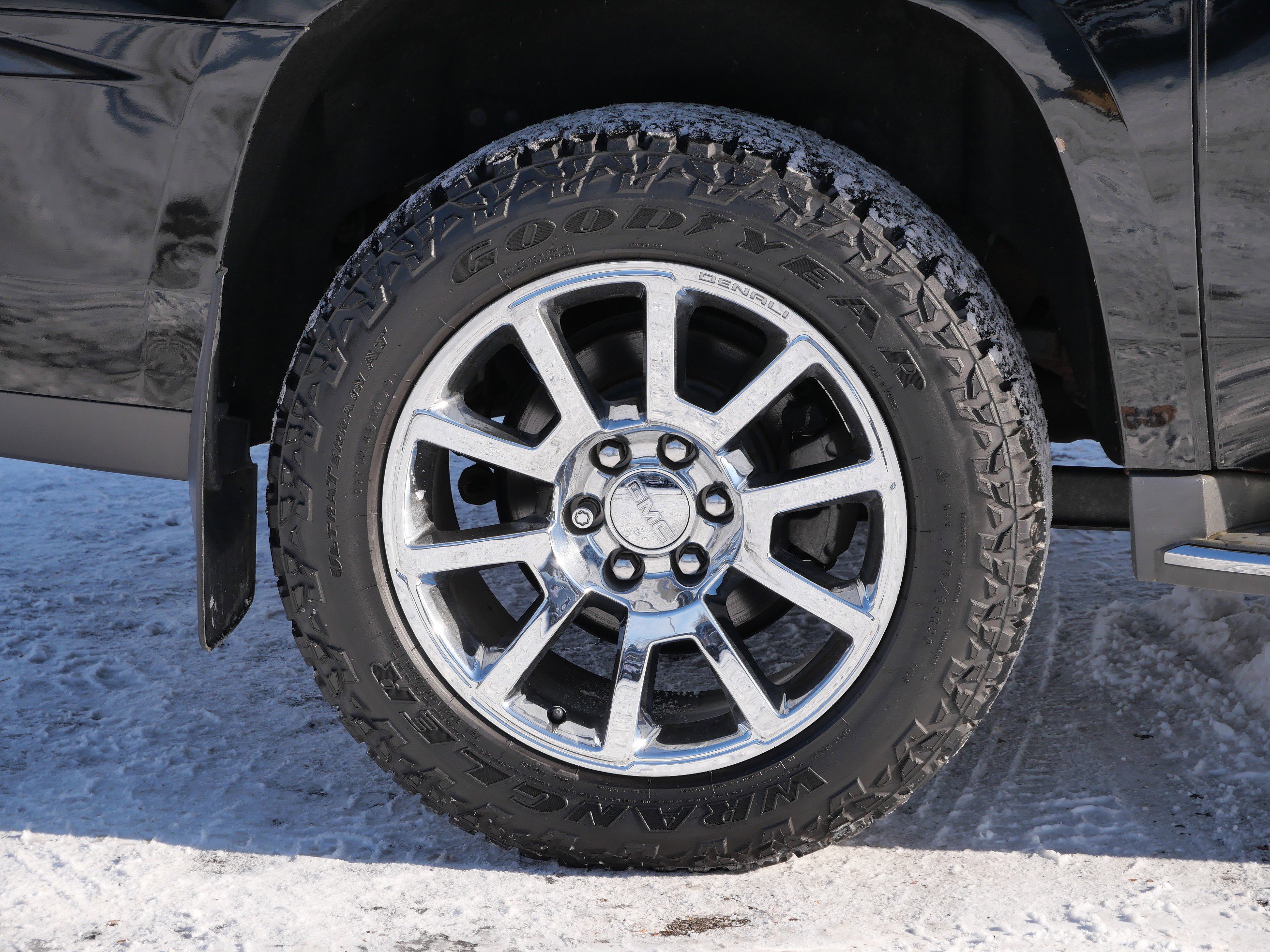 Used 2015 GMC Yukon XL Denali w/ Touring Package image 10