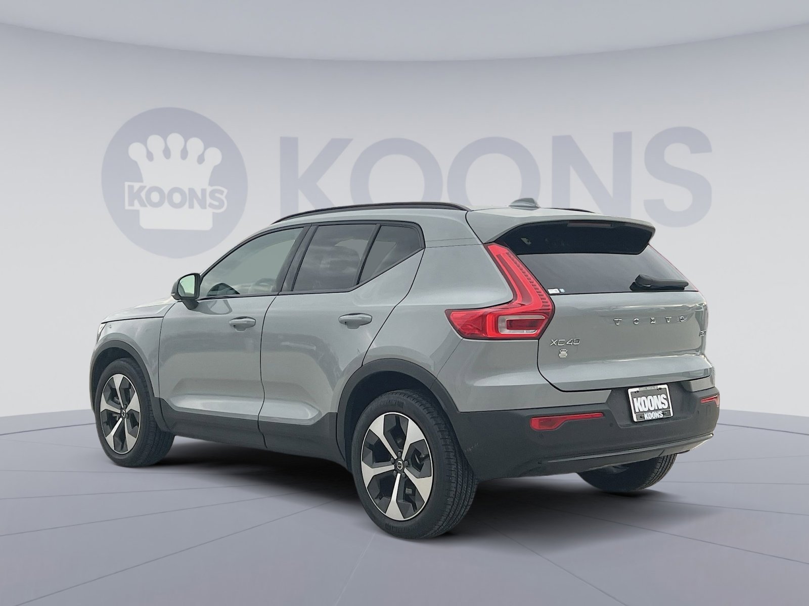 New 2026 Volvo XC40 B5 Plus w/ Protection Package Premier image 4