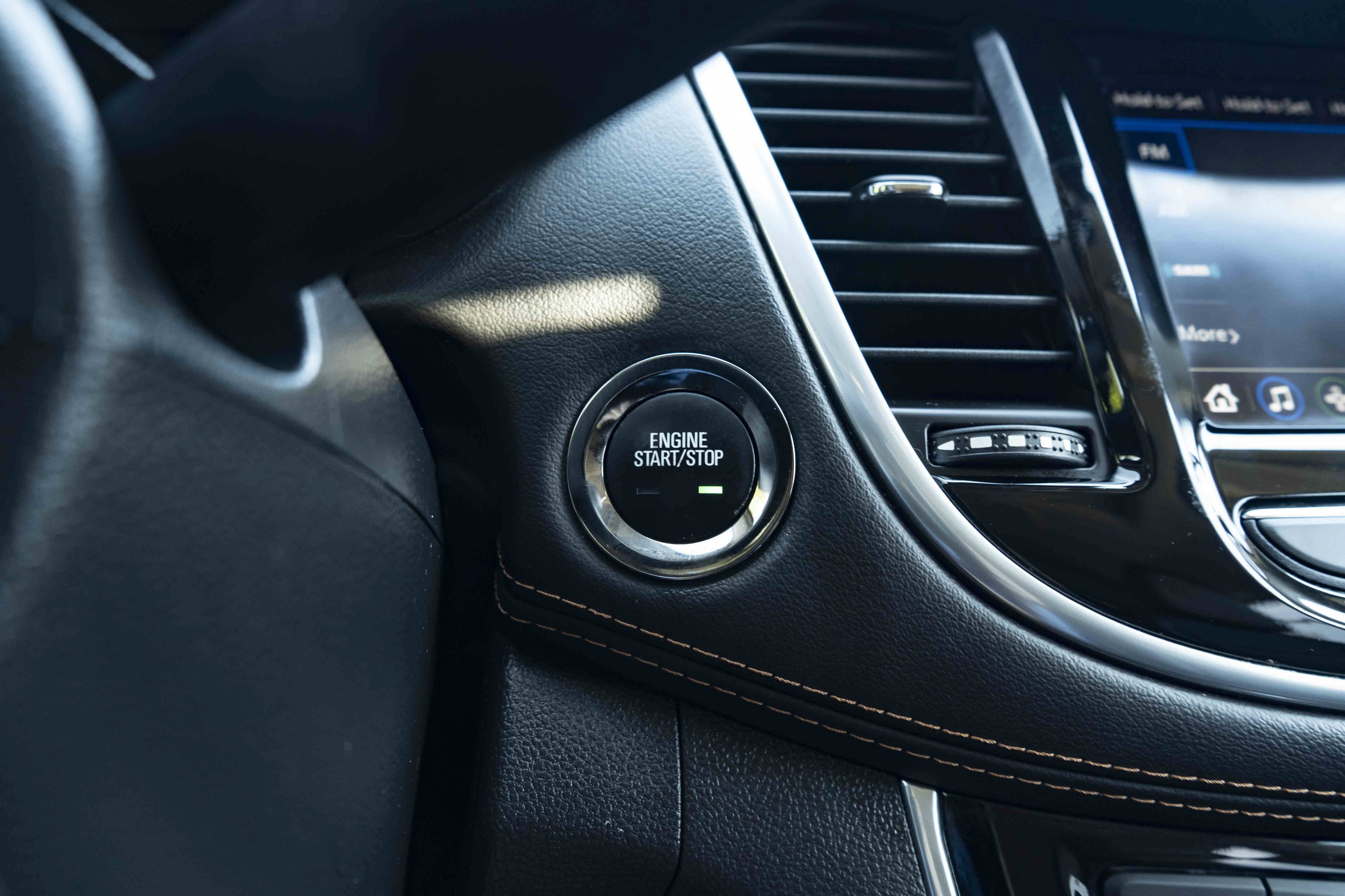 Used 2020 Chevrolet Trax Premier FWD image 24