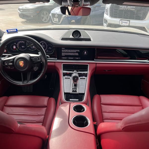 Used 2022 Porsche Panamera 4 image 10