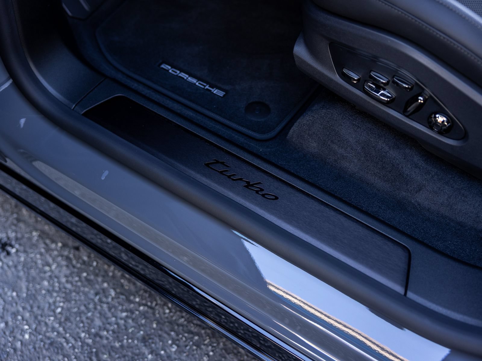New 2026 Porsche Cayenne Turbo AWD/4WD image 45