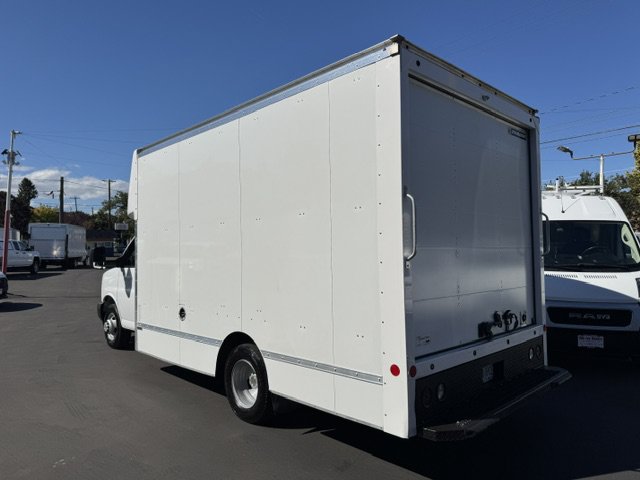 Used 2021 Chevrolet Express 3500 w/ Power Convenience Package RWD image 2