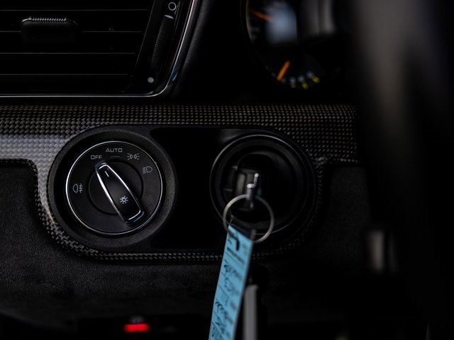 Used 2015 Porsche 911 GT3 w/ Carbon Interior Package image 38