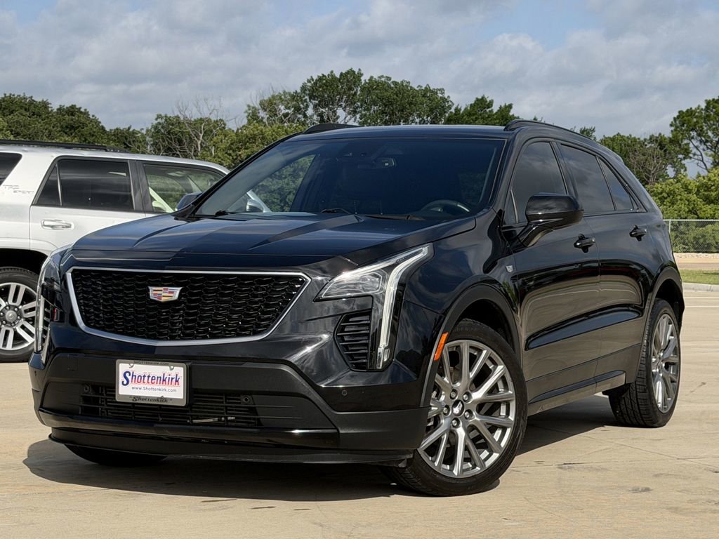 Used 2020 Cadillac XT4 Sport w/ Cold Weather Package FWD image 2
