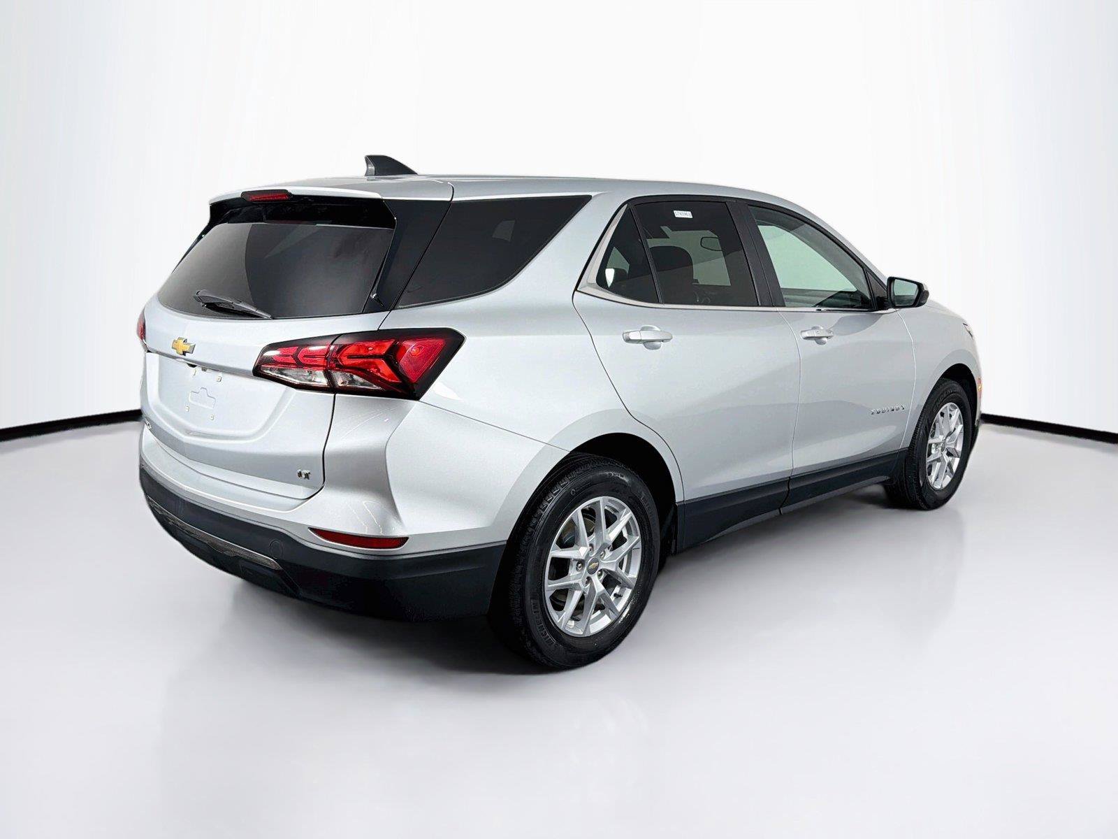 Used 2022 Chevrolet Equinox LT FWD image 11