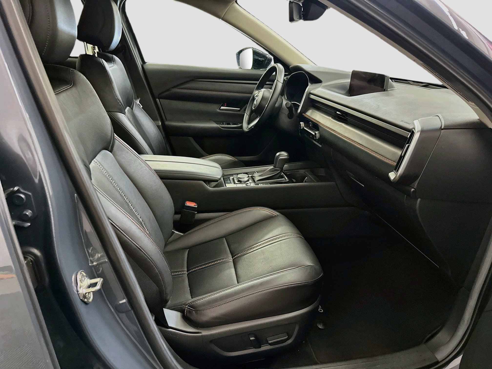 Used 2025 MAZDA CX-50 AWD 2.5 Hybrid w/ Premium Pkg image 34