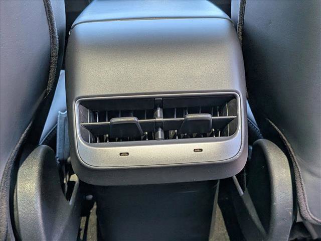 Used 2022 Tesla Model Y Performance image 17