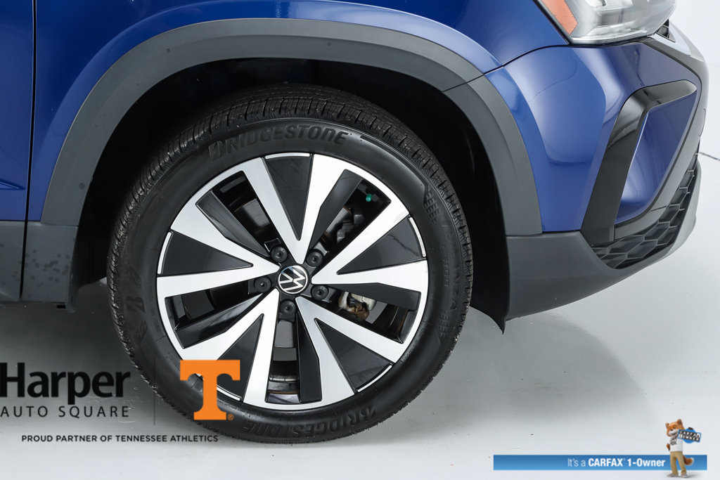 Used 2023 Volkswagen Taos SE w/ Panoramic Sunroof Package FWD image 52