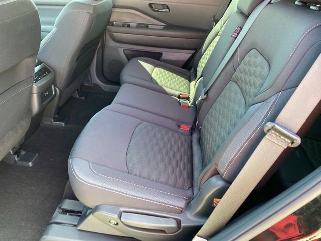 Used 2024 Nissan Pathfinder SV image 29