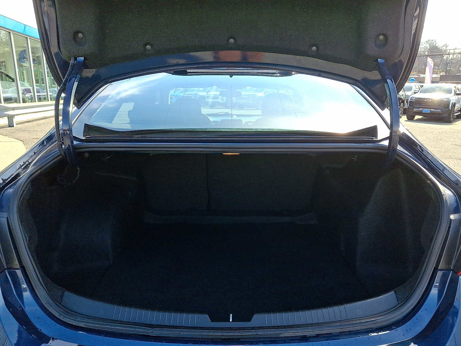 Used 2022 Chevrolet Malibu LT image 27