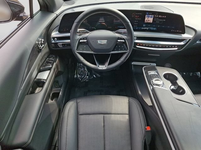 Used 2024 Cadillac Lyriq Luxury w/ LPO, Floor Liner Package AWD/4WD image 11