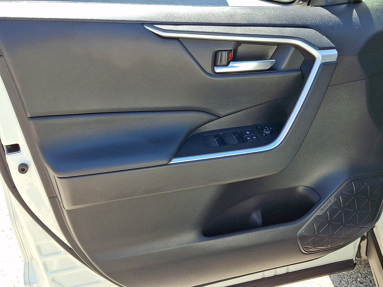 Used 2022 Toyota RAV4 SE w/ Convenience Package AWD/4WD image 13
