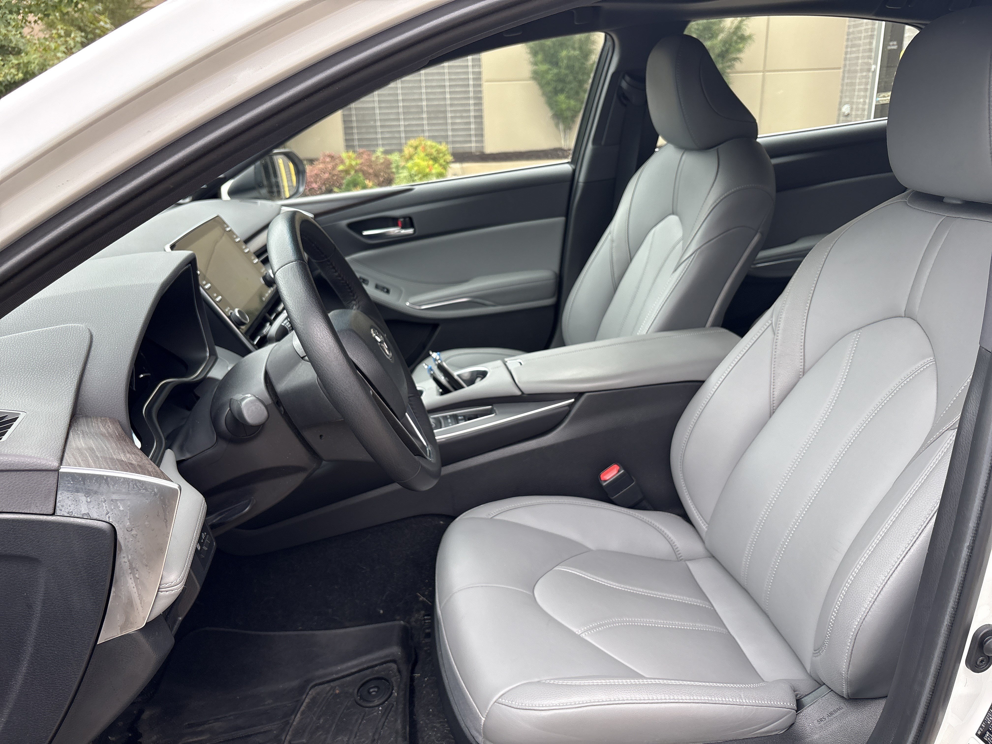Used 2021 Toyota Avalon XLE w/ Moonroof Package FWD image 16