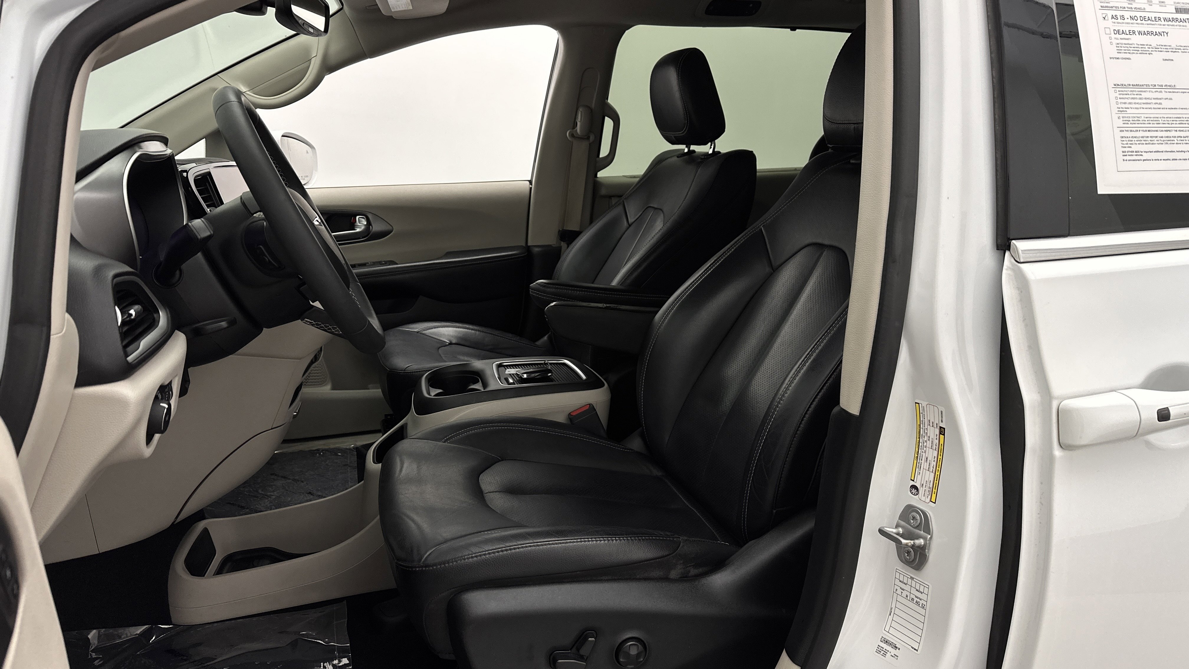 Used 2022 Chrysler Pacifica Touring-L FWD image 14