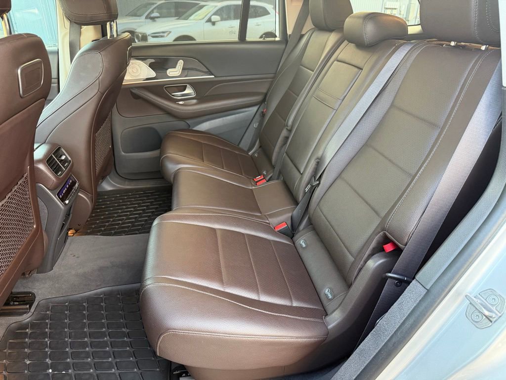 Used 2020 Mercedes-Benz GLS 450 4MATIC image 17