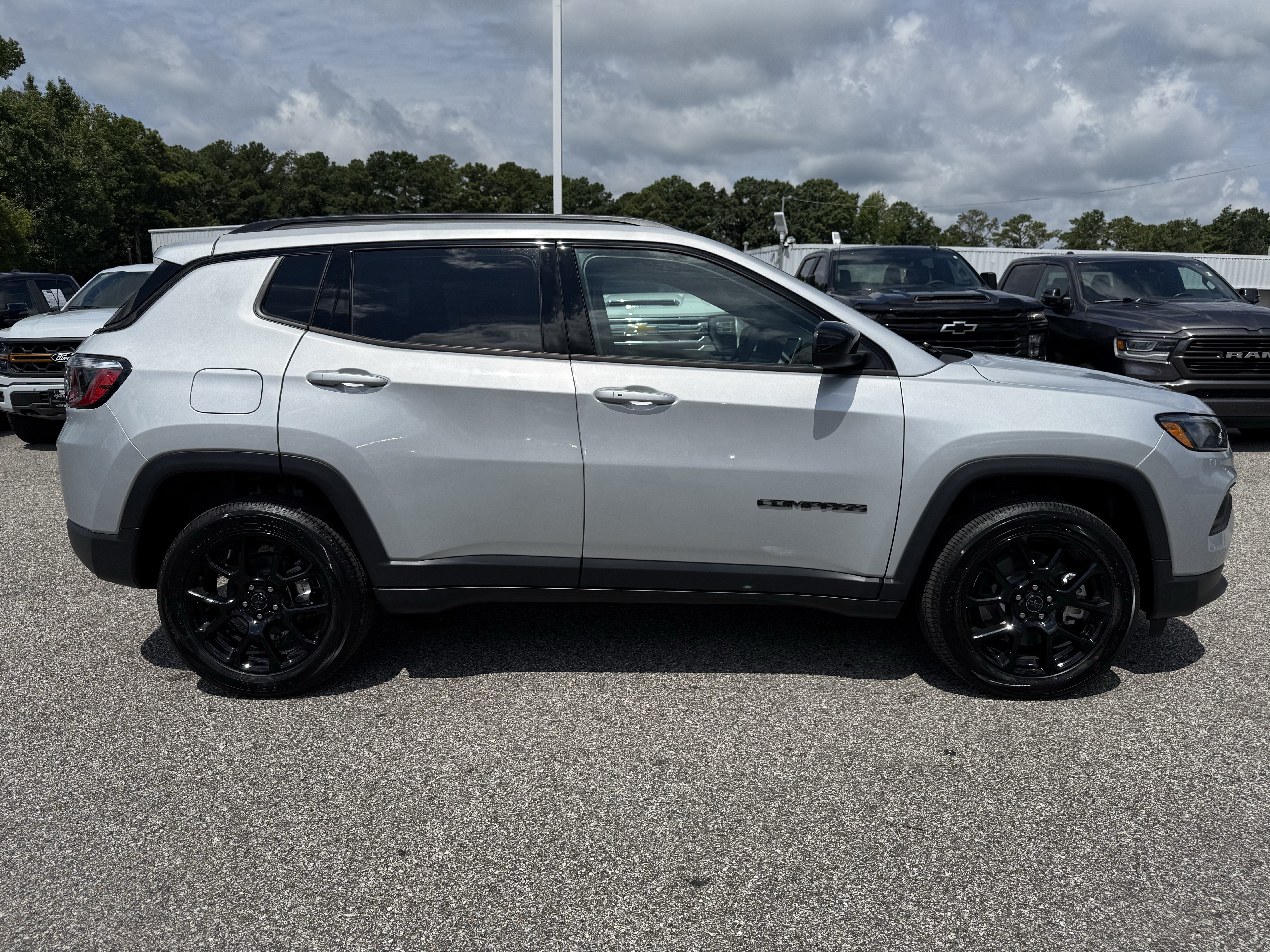 New 2026 Jeep Compass Latitude AWD/4WD image 11