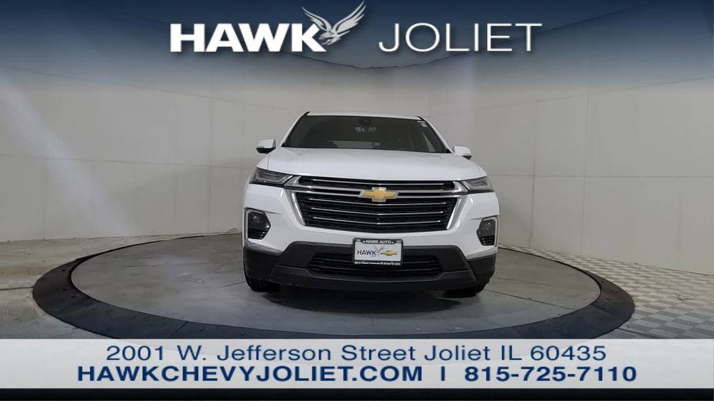 Used 2023 Chevrolet Traverse LT image 2