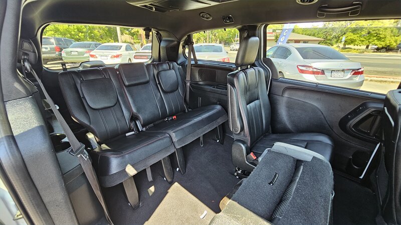 Used 2017 Dodge Grand Caravan GT FWD image 7