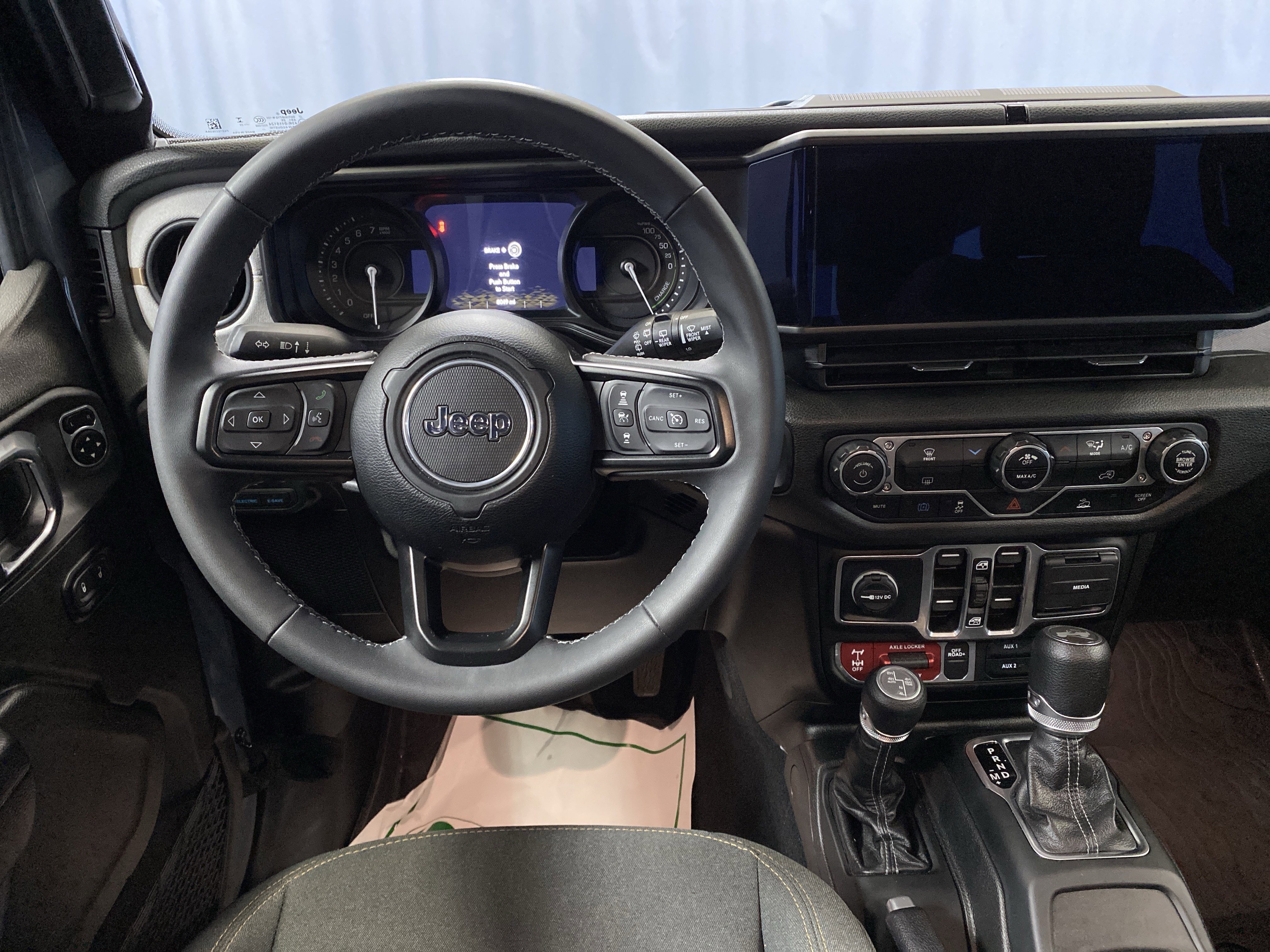 Certified 2025 Jeep Wrangler Willys image 30