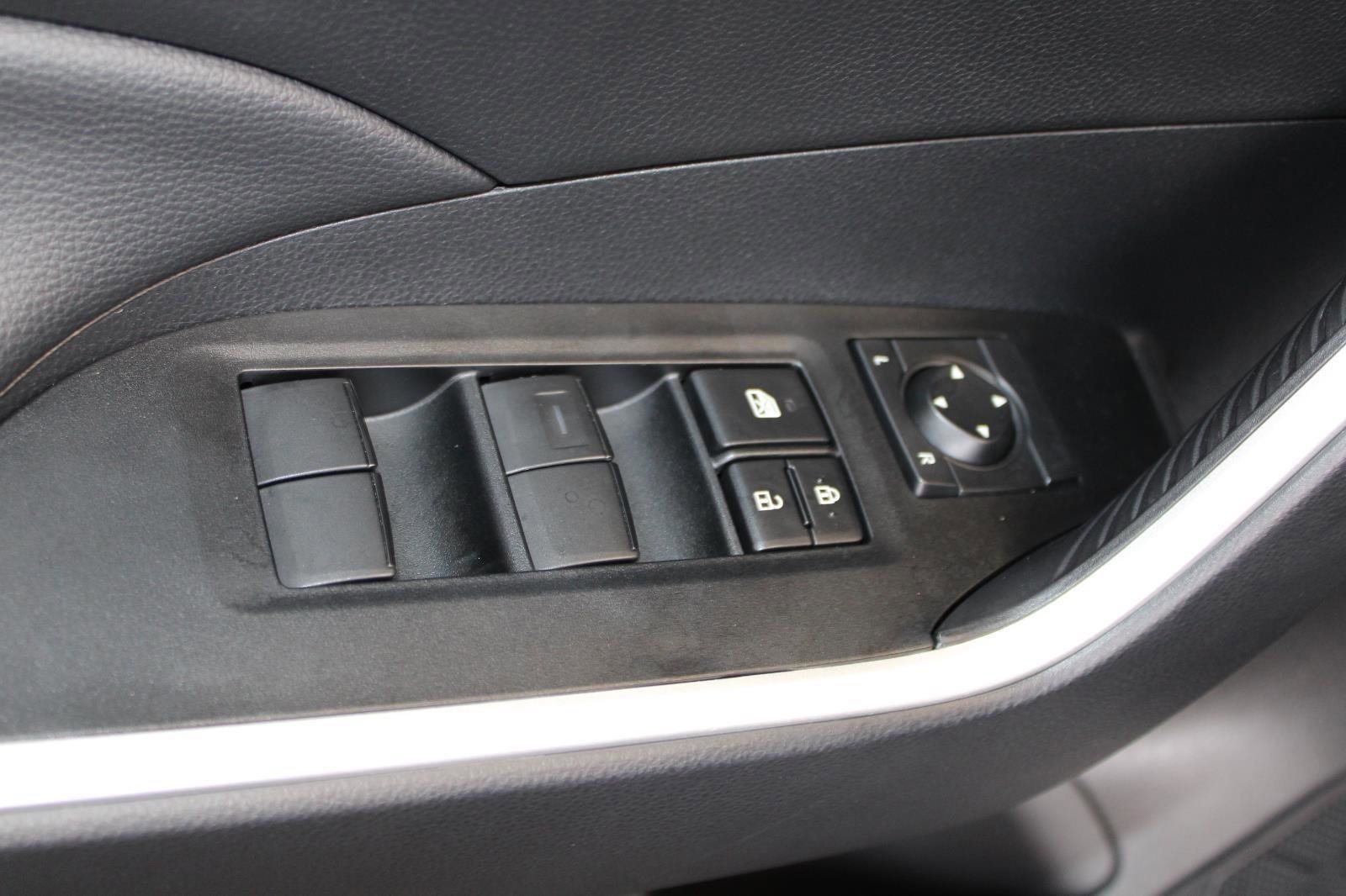 Used 2025 Toyota RAV4 LE AWD/4WD image 48
