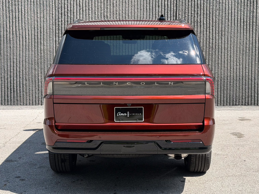 New 2027 Lincoln Navigator Reserve w/ Jet Appearance Package AWD/4WD image 6