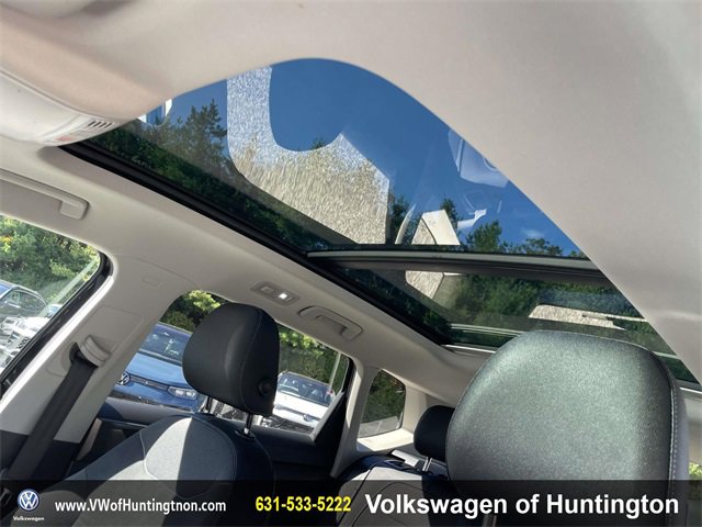 Certified 2025 Volkswagen Taos SE w/ Taos Adventure Package (SXB) image 17