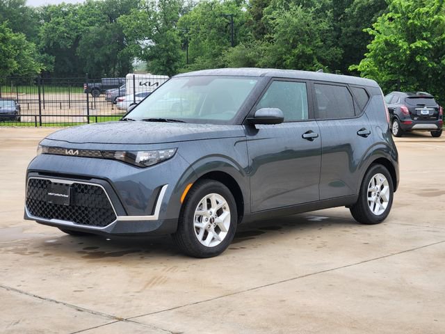 Certified 2025 Kia Soul LX FWD image 3