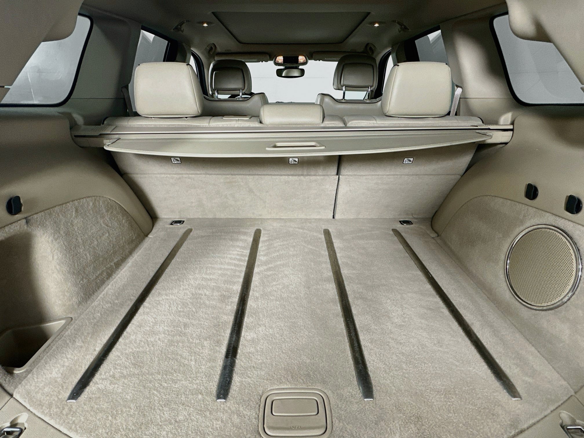Used 2017 Jeep Grand Cherokee Overland AWD/4WD image 26