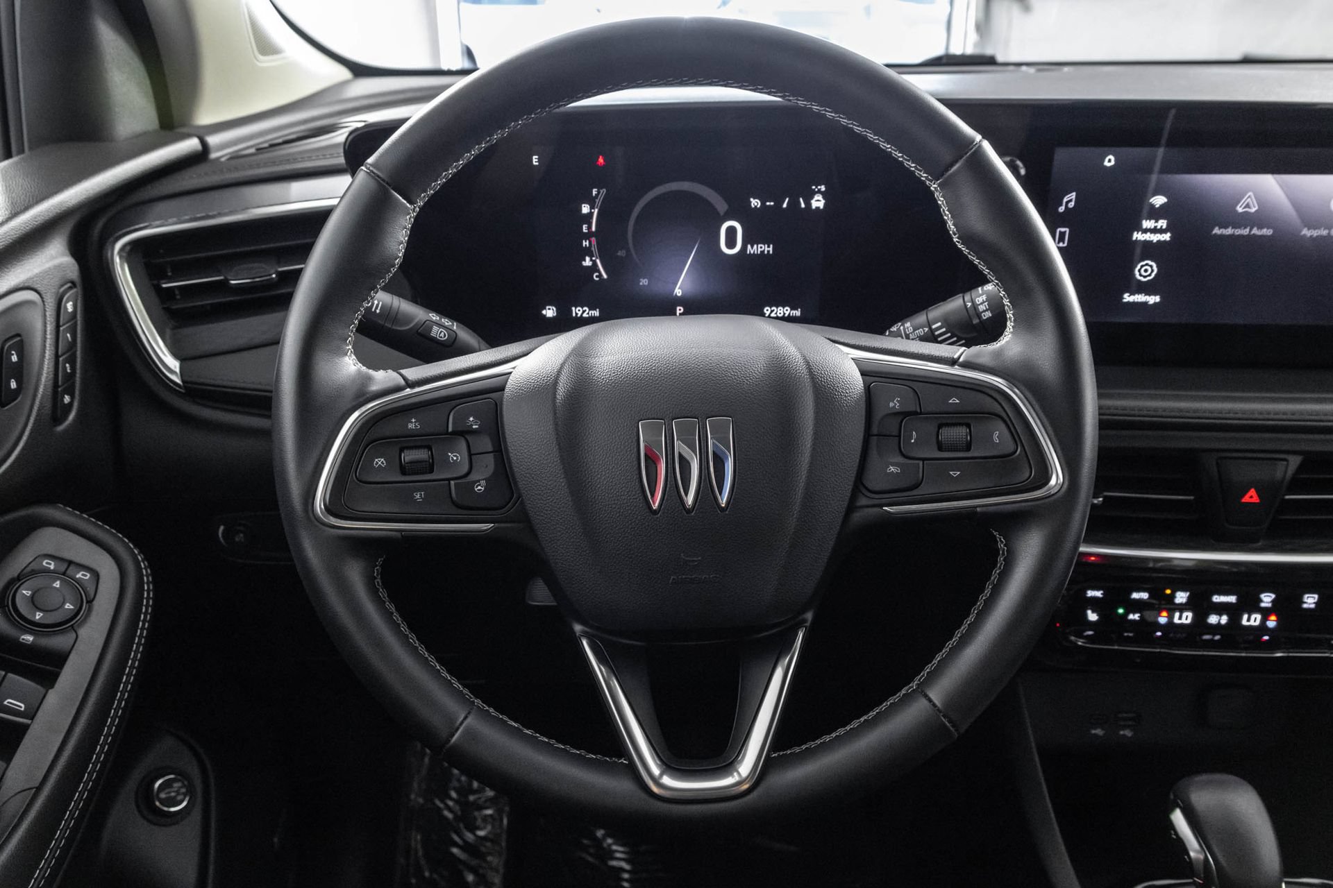 Used 2024 Buick Encore GX Avenir w/ Avenir Convenience Package FWD image 28
