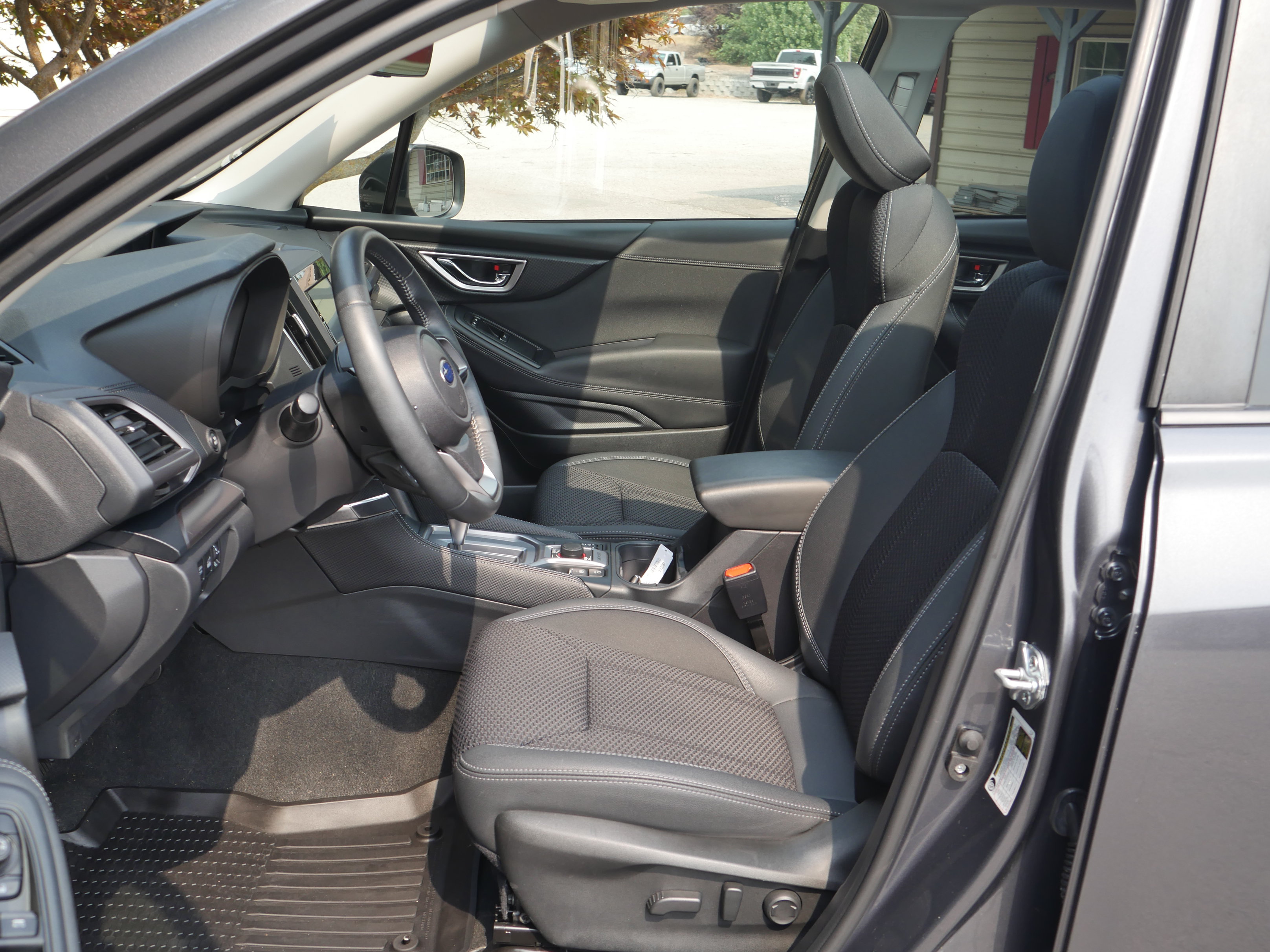 Used 2024 Subaru Forester Premium AWD/4WD image 3