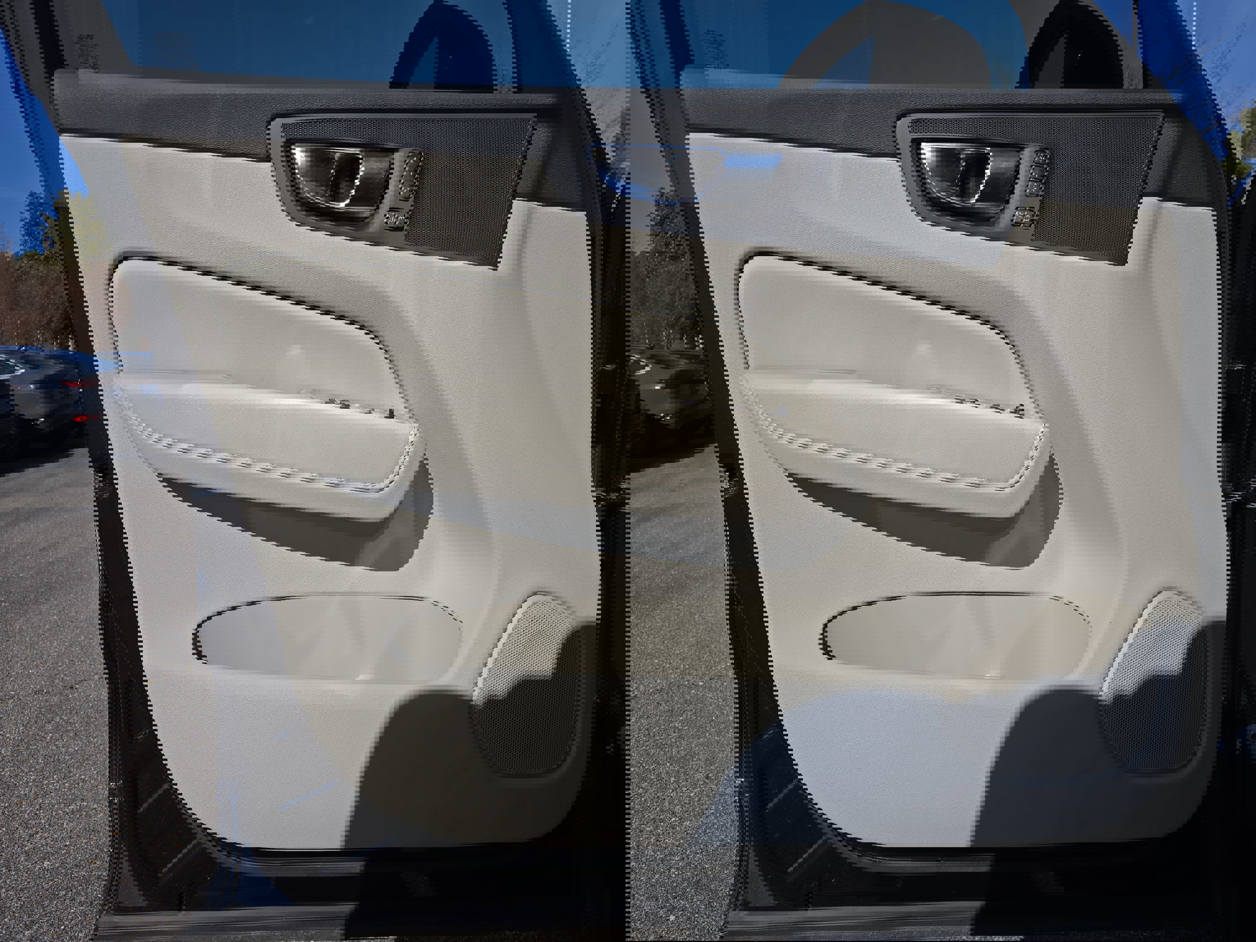 Used 2023 Volvo XC60 B5 Plus w/ Climate Package image 27