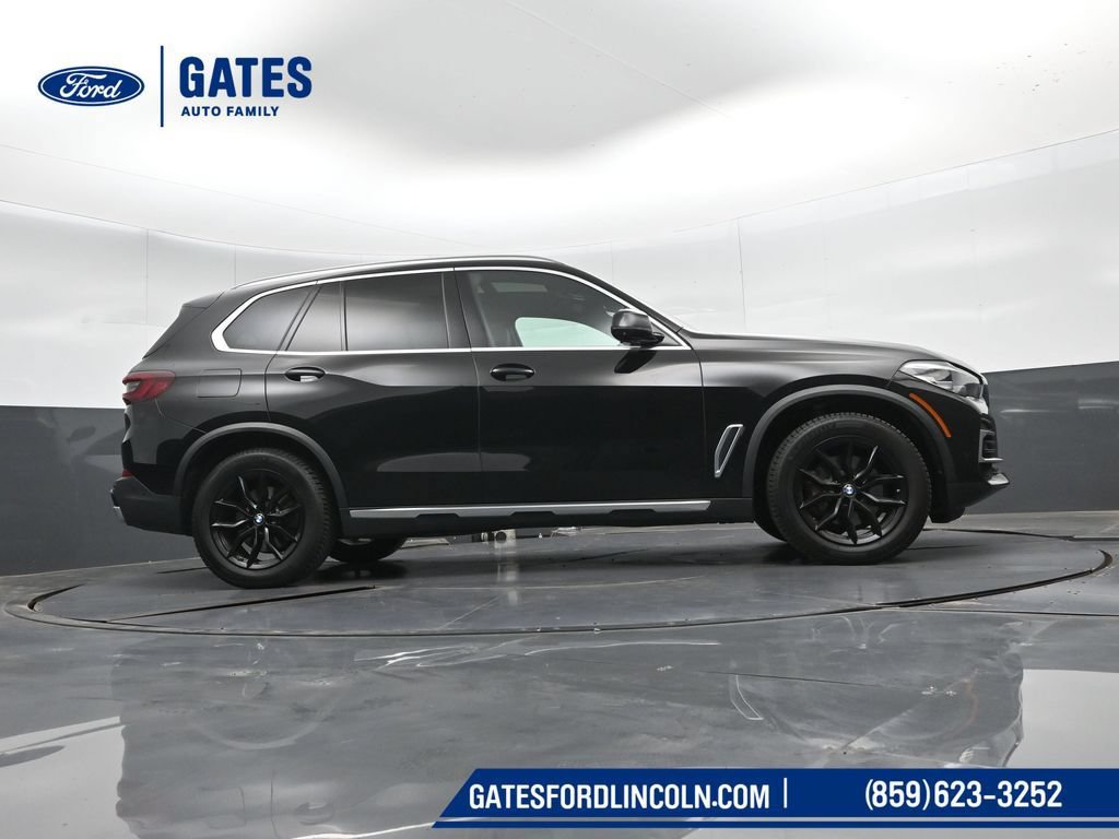 Used 2022 BMW X5 xDrive40i w/ Premium Package AWD/4WD image 43