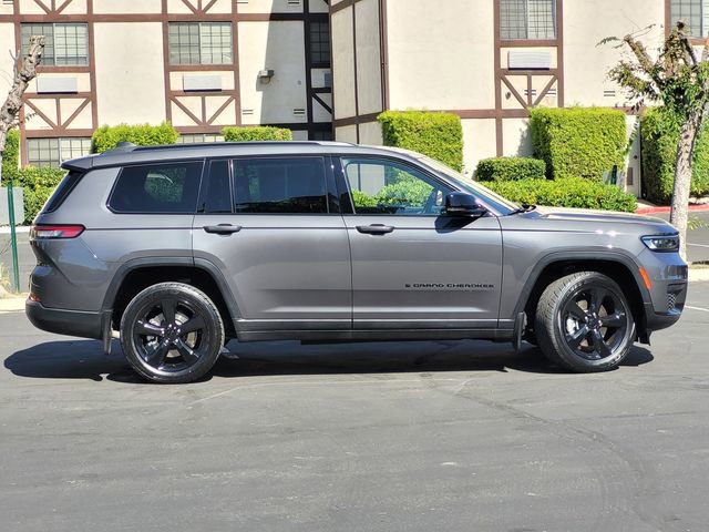 Used 2022 Jeep Grand Cherokee L Laredo AWD/4WD image 4