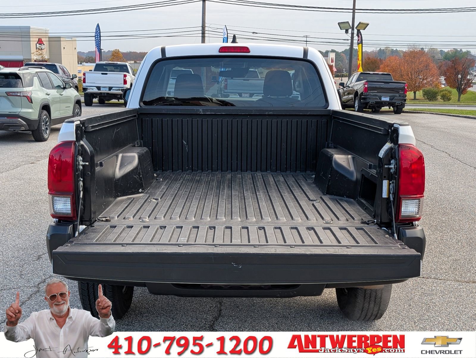 Used 2022 Toyota Tacoma SR image 12