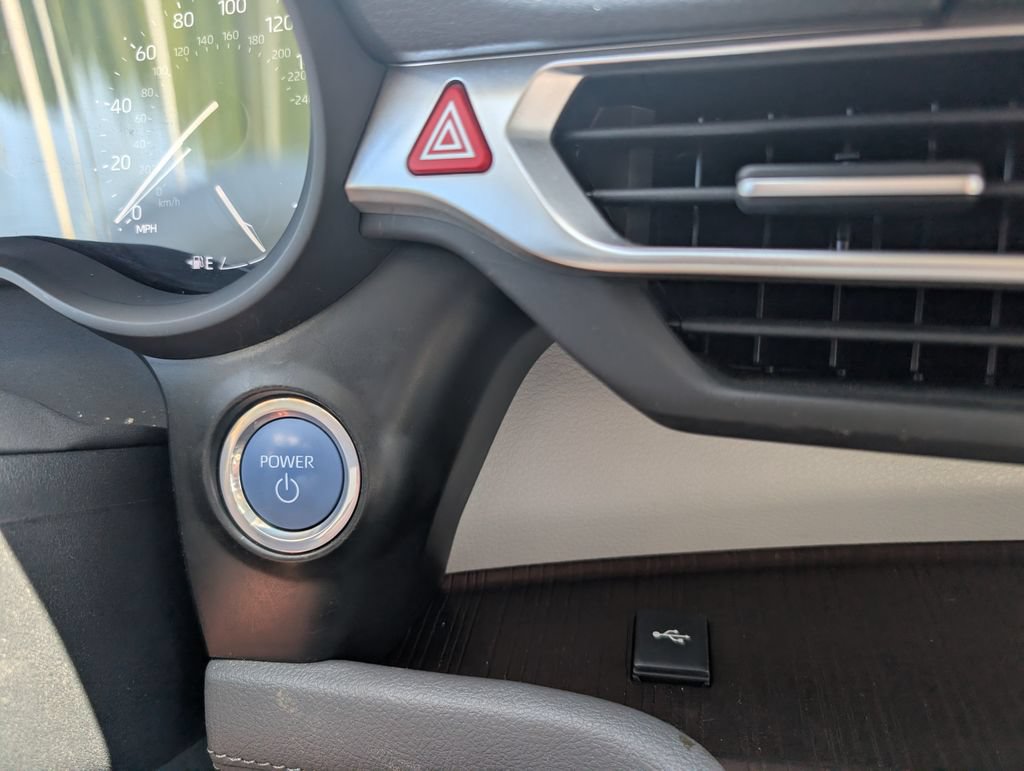 Used 2024 Toyota Sienna XLE FWD image 15