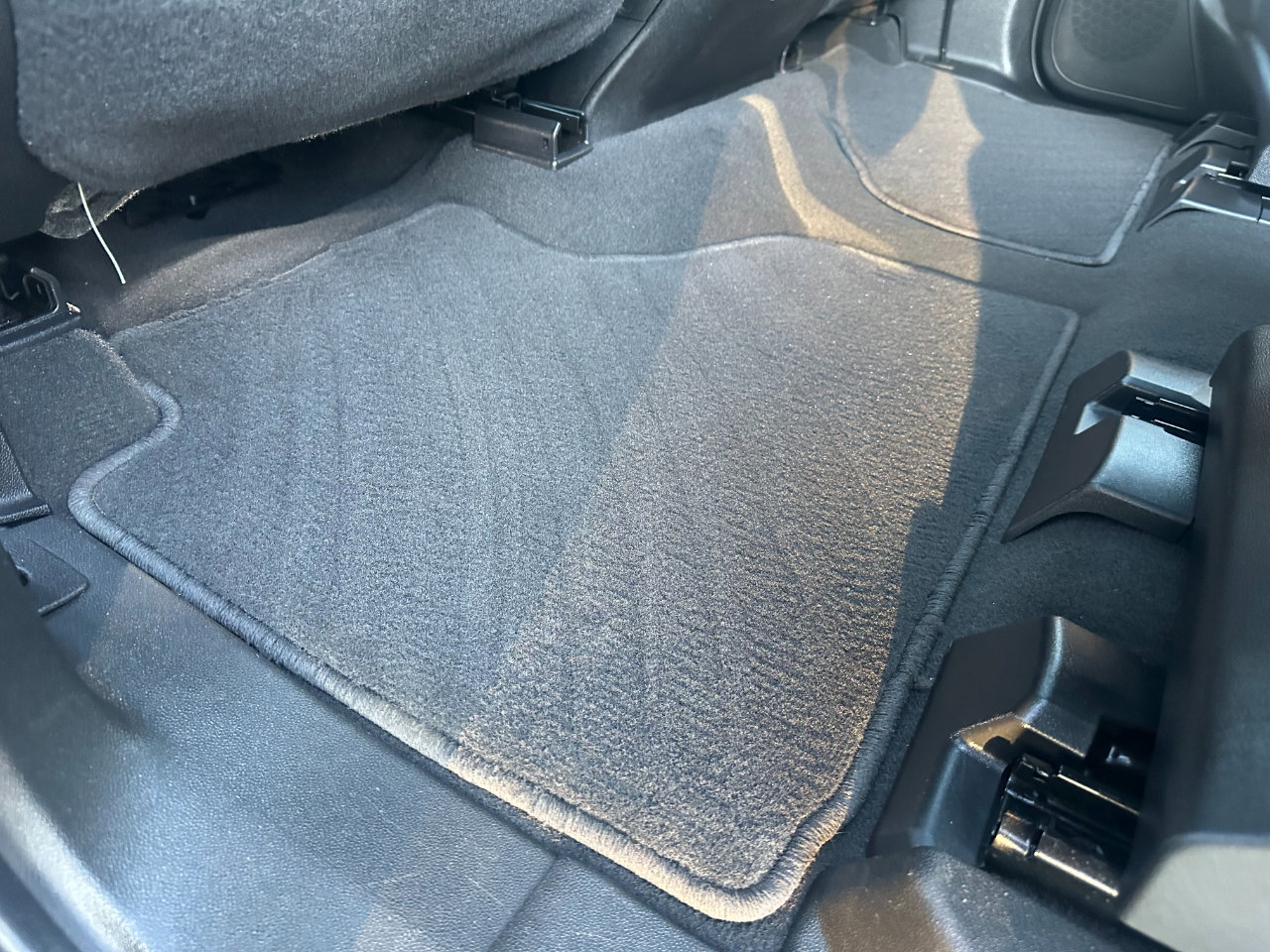 Used 2022 GMC Yukon XL AT4 image 20