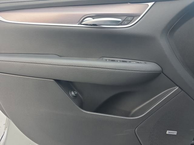 New 2025 Cadillac XT5 Luxury FWD image 20