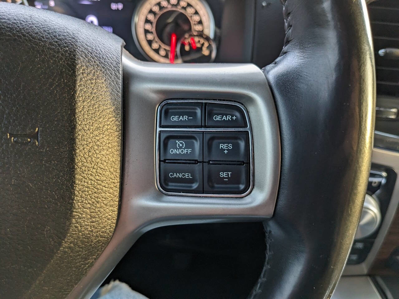 Used 2016 RAM 1500 Laramie w/ Convenience Group AWD/4WD image 30