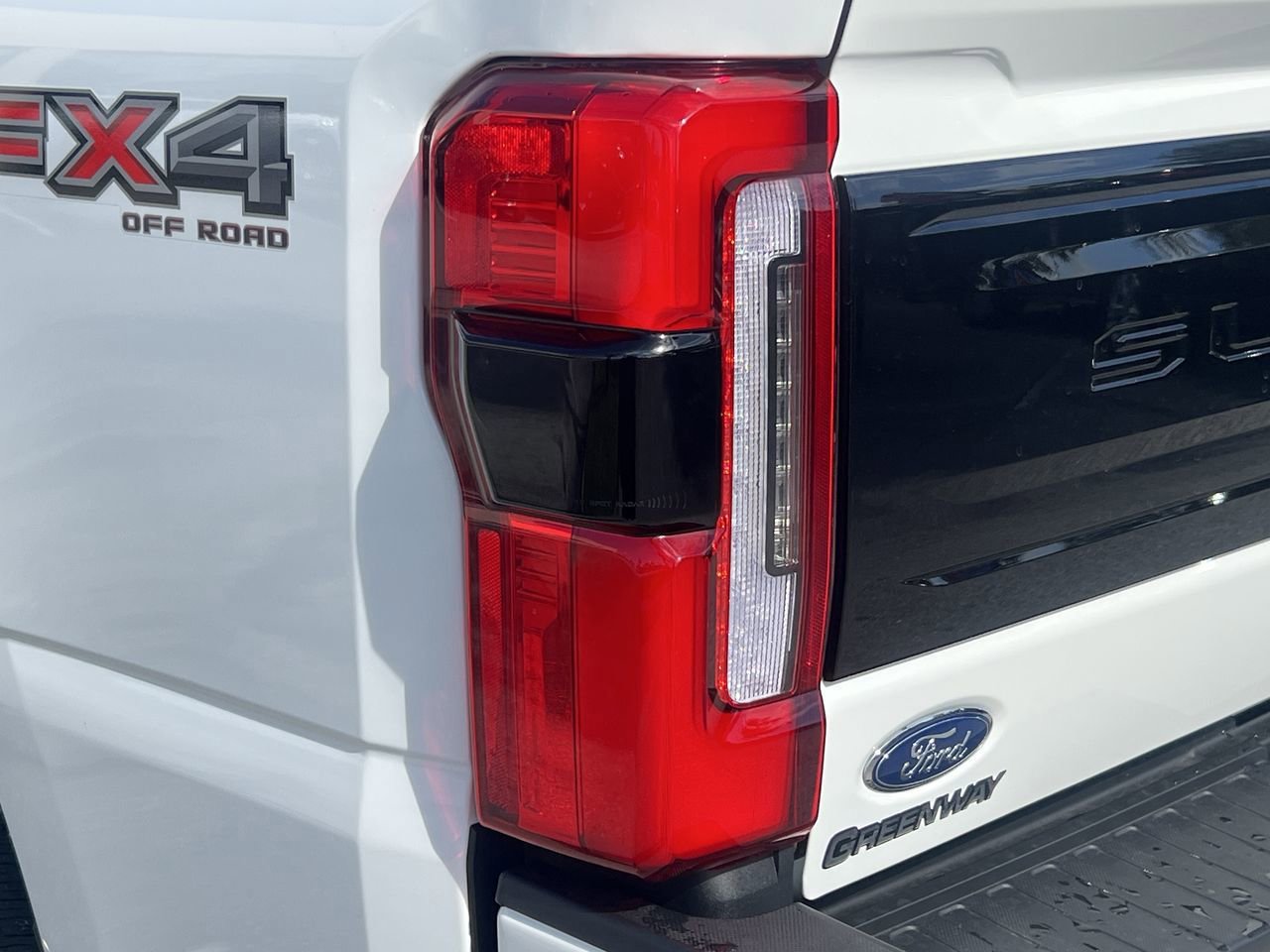 New 2026 Ford F250 Platinum w/ FX4 Off-Road Package image 7