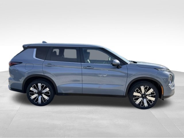 New 2026 Mitsubishi Outlander SE FWD image 6