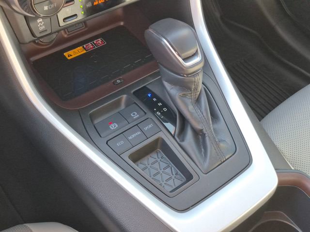 Used 2023 Toyota RAV4 Limited image 11