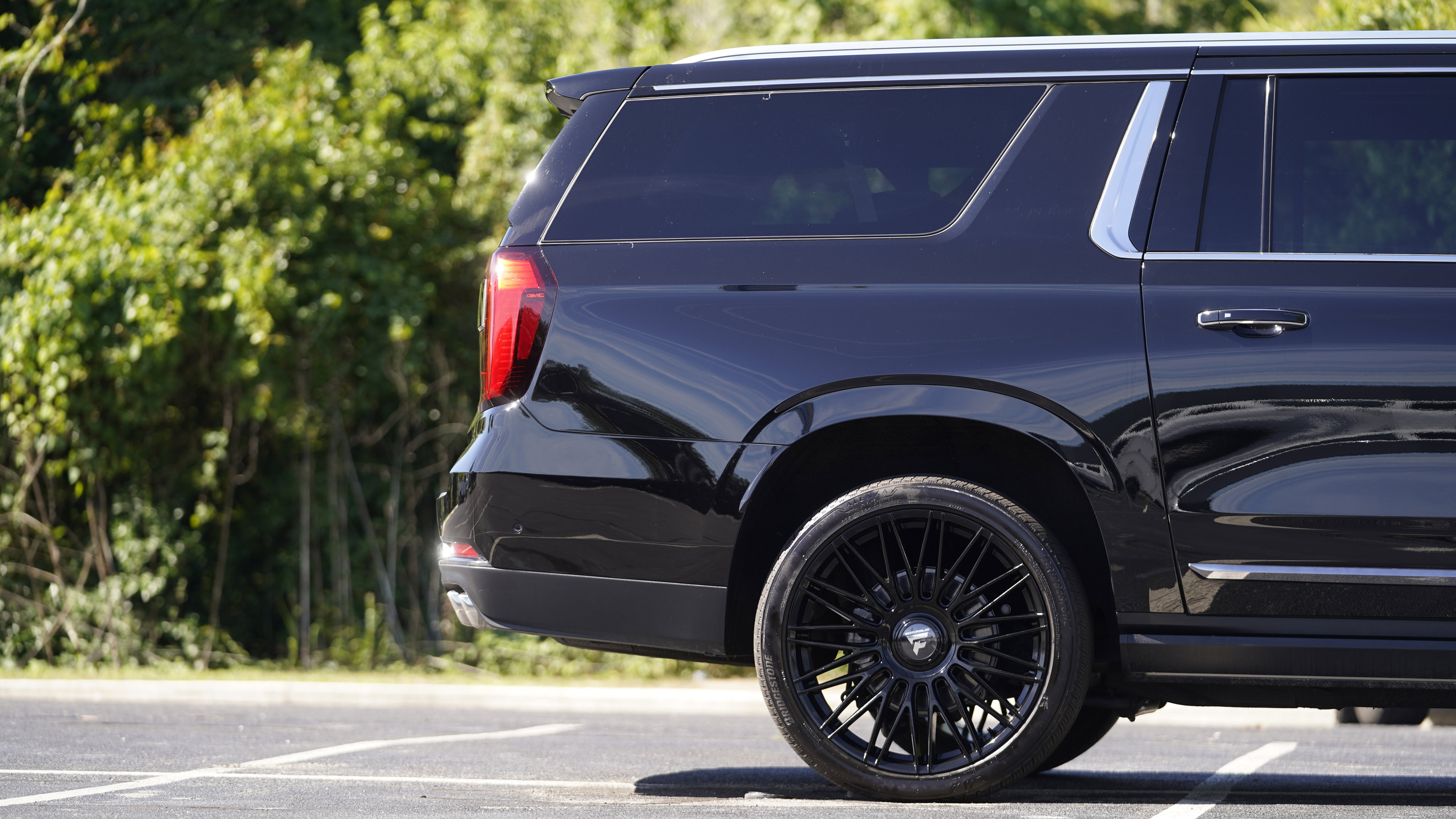 Used 2025 GMC Yukon XL Denali Ultimate AWD/4WD image 5
