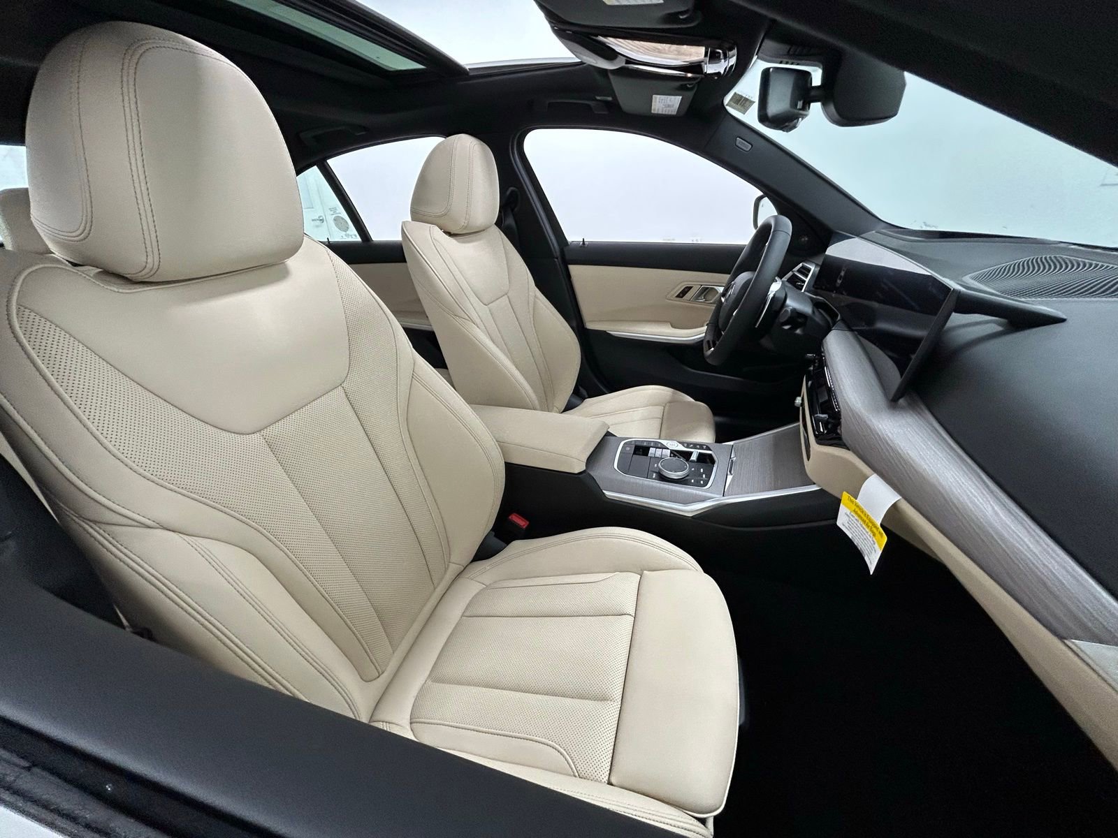 Used 2026 BMW 330i xDrive Sedan w/ Premium Package image 42