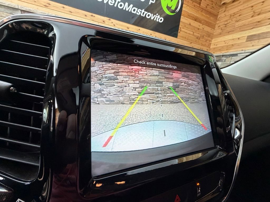 Used 2021 Jeep Cherokee Limited image 21