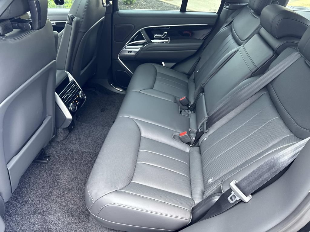 New 2026 Land Rover Range Rover SE AWD/4WD image 16