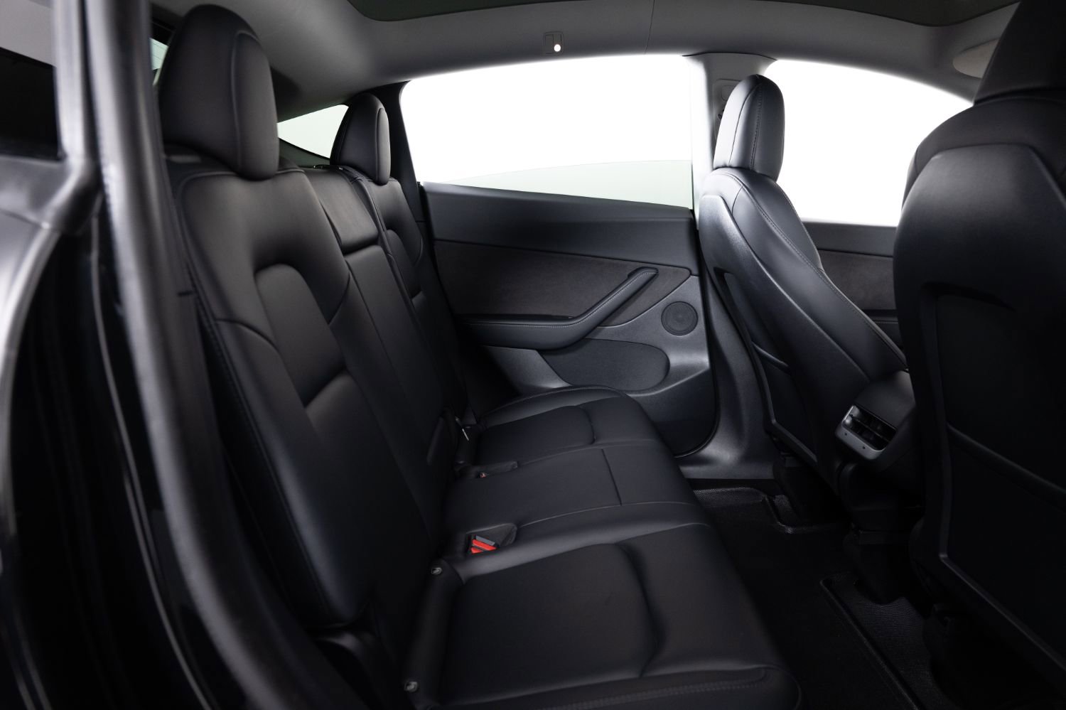 Used 2021 Tesla Model Y Long Range image 24