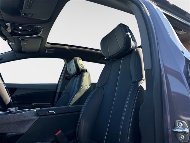 New 2026 Cadillac Optiq Luxury 2 image 17